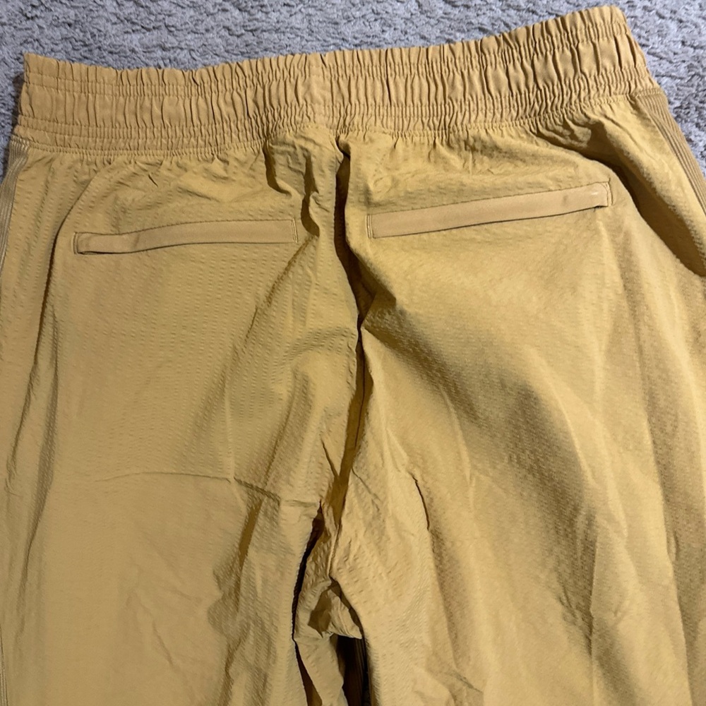 Athleta Textured Brooklyn Jogger Pants Size 6 Womens Tuscan Gold Color Casual - Picture 6 of 9